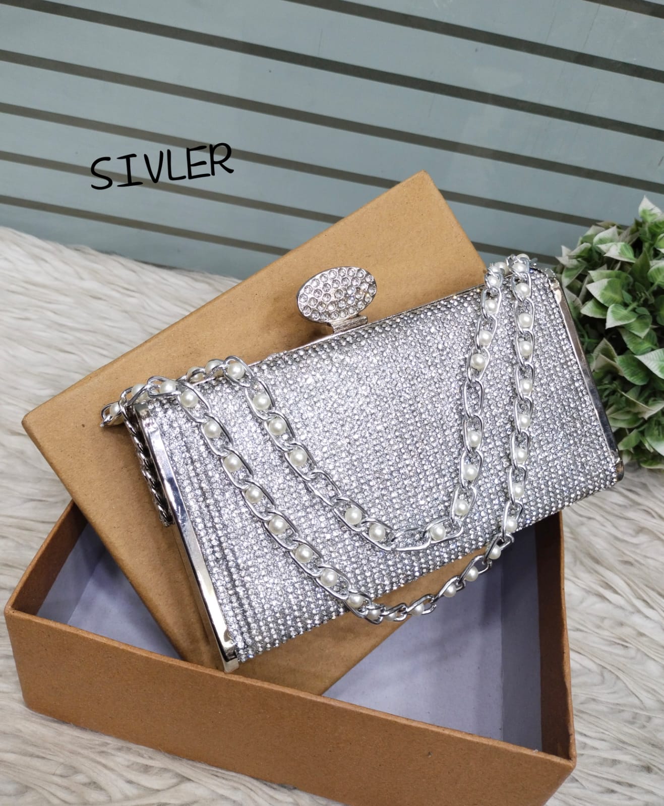 Stylish & Unique Hand Clutch