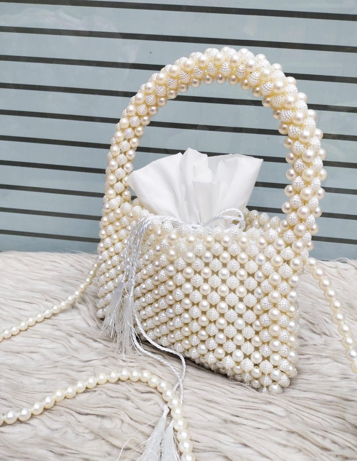 High Quality white pearls  Cross Body Bag for Girls