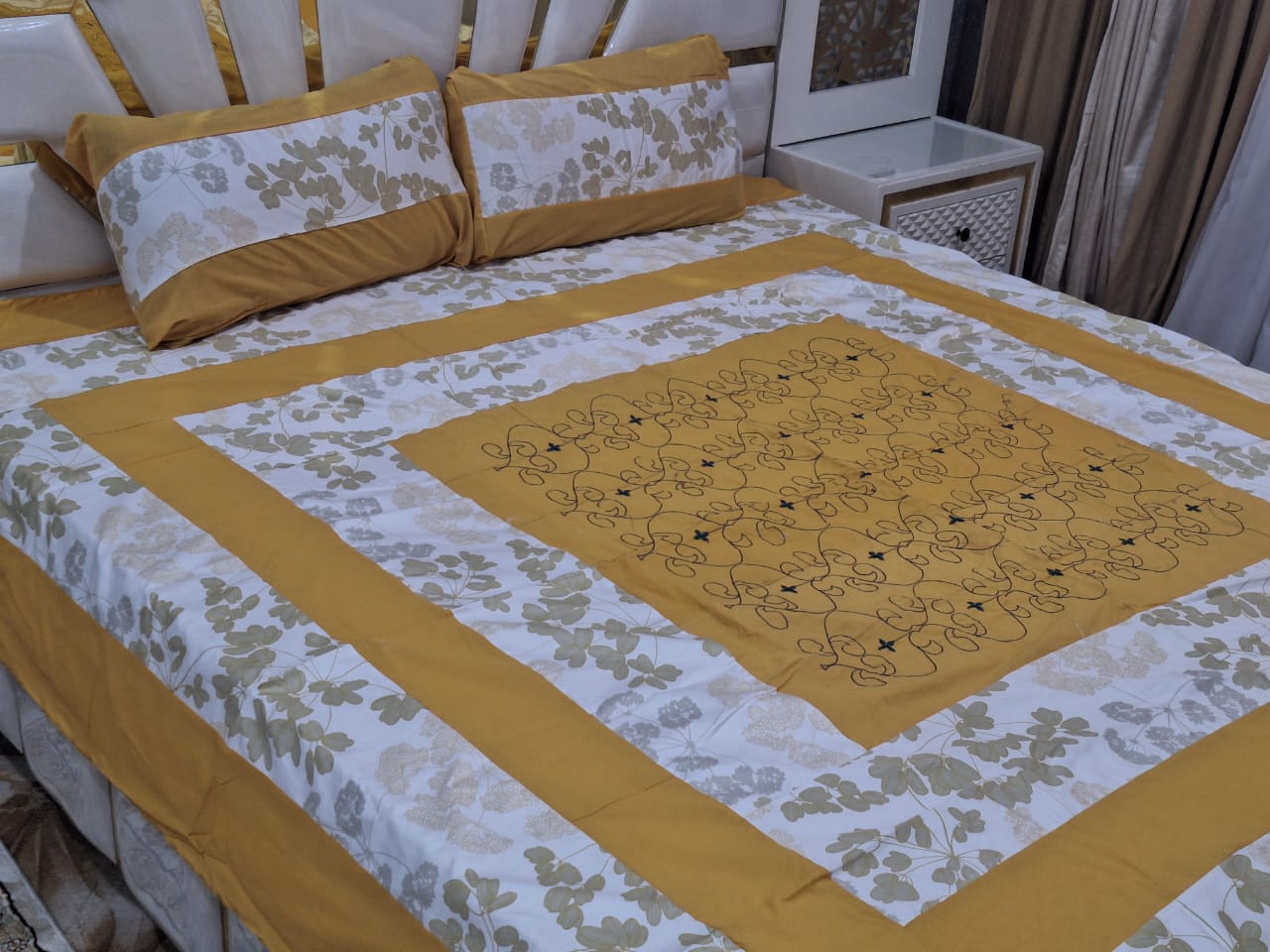 Patch Work Classic Bedsheet with 2 Pillow Covers